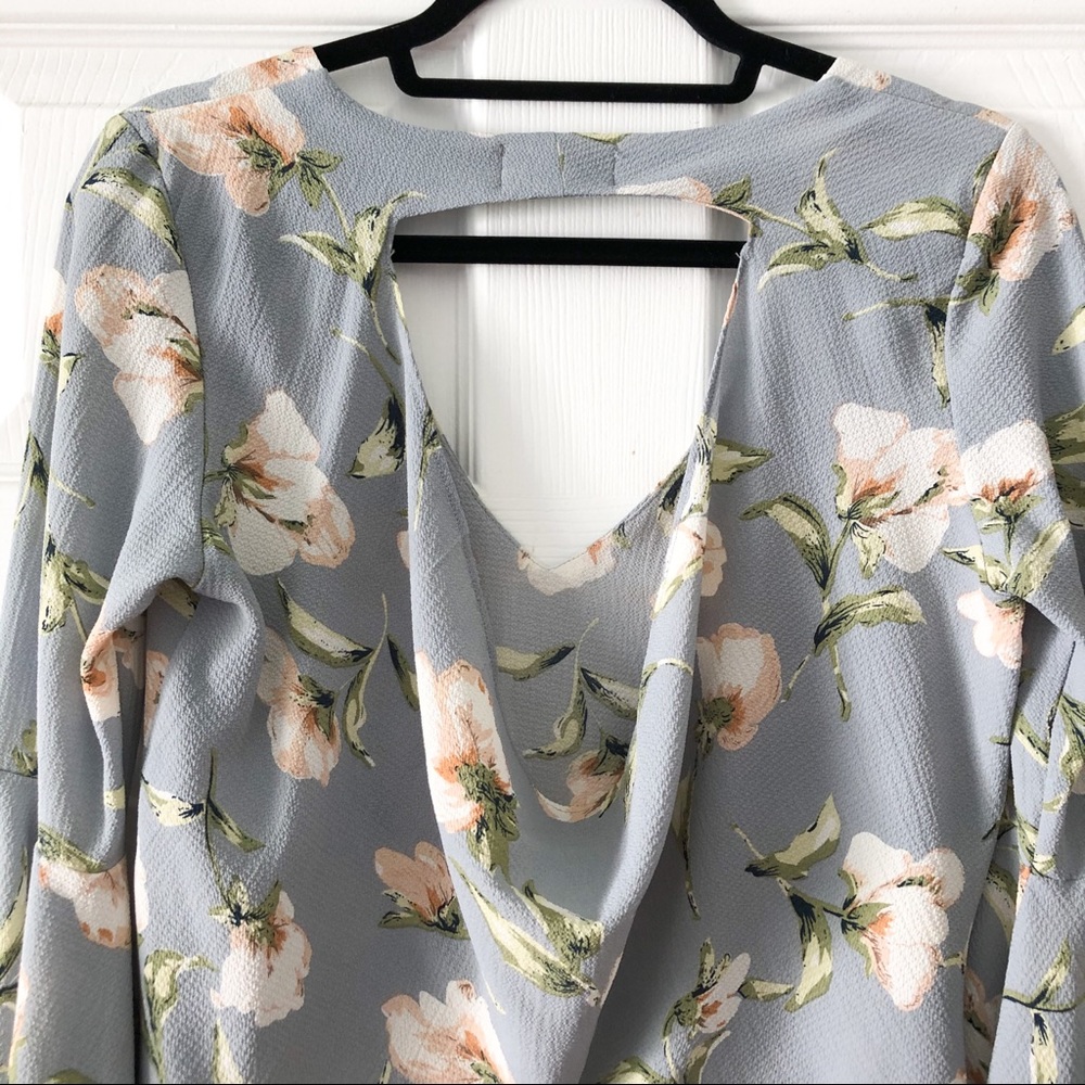Etiquette Cropped Floral Blouse with Bell Sleeves - Picture 5 of 5